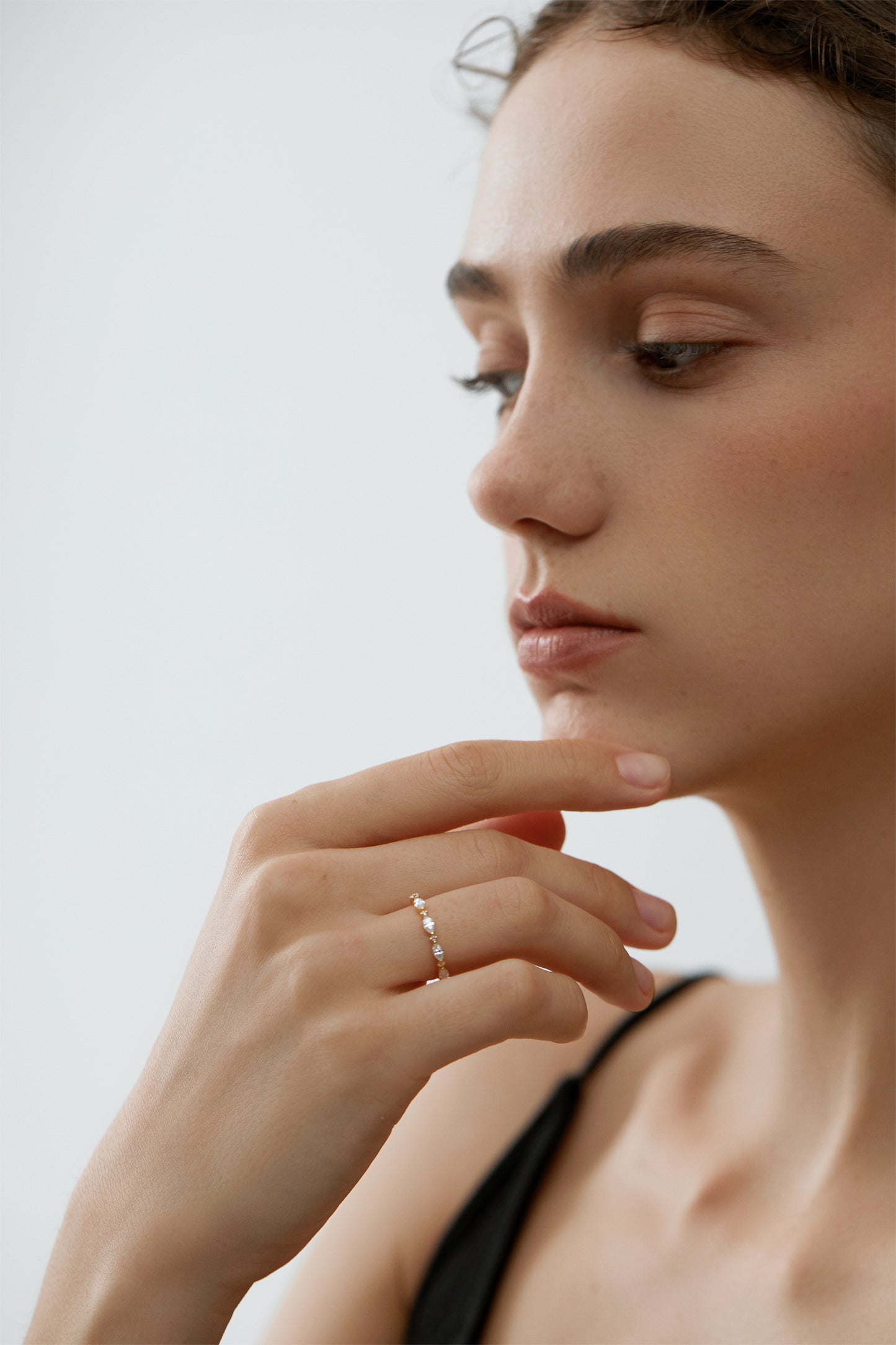 Hiamond Petite Diamond Distance ring