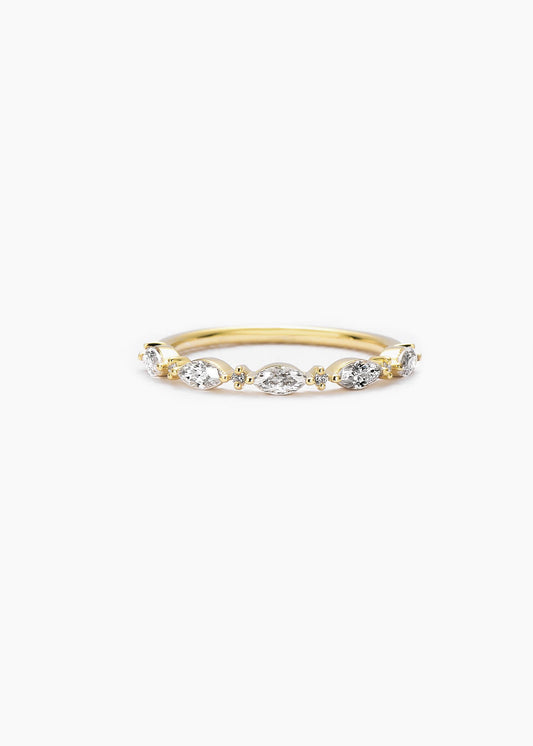 Hiamond Petite Diamond Distance ring