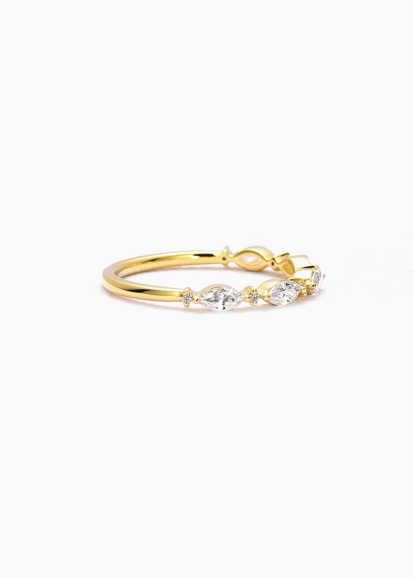 Hiamond Petite Diamond Distance ring